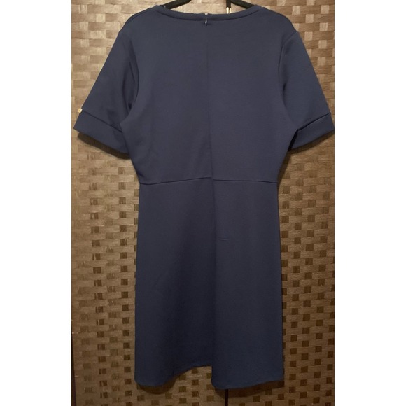 Short Sleeve Fit And Flare Dress- Size Large - Picture 7 of 7